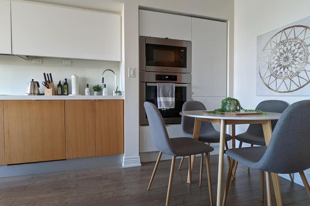 Lovely 2 Bed Condo In Downtown Toronto Exterior foto
