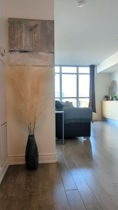 Lovely 2 Bed Condo In Downtown Toronto Exterior foto