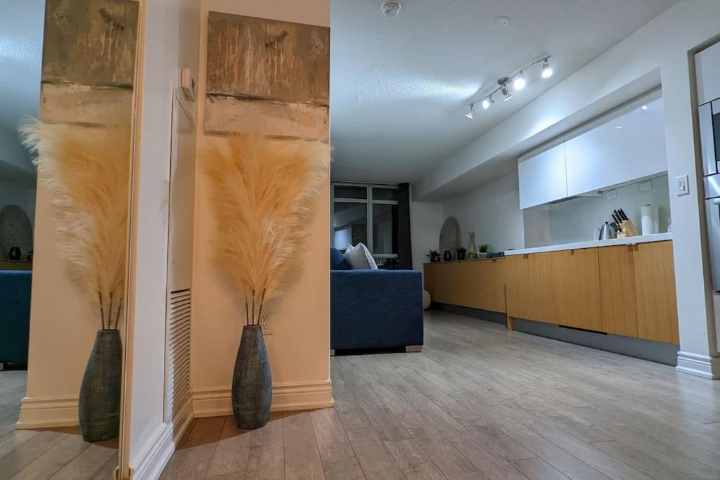 Lovely 2 Bed Condo In Downtown Toronto Exterior foto