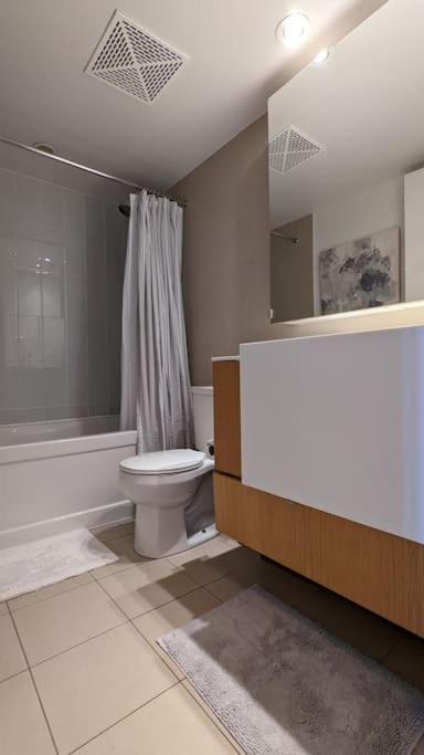 Lovely 2 Bed Condo In Downtown Toronto Exterior foto